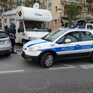 Parcheggio selvaggio di camper a Loano