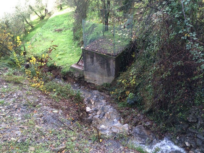 Casanova Lerrone: isolata frazione Vellego, problemi all'acquedotto Volpati "Bollite l'acqua prima di berla" Casanova Lerrone: isolata frazione Vellego, problemi all'acquedotto Volpati "Bollite l'acqua prima di berla"