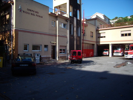 Vigili del fuoco, ad Albenga chiuse due camerate e la palestra. Casella (Avs): "Restituire la caserma nella sua interezza agli operatori" Vigili del fuoco, ad Albenga chiuse due camerate e la palestra. Casella (Avs): "Restituire la caserma nella sua interezza agli operatori"