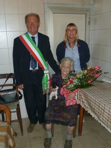 Dego in festa per la centenaria Luigia Ghione