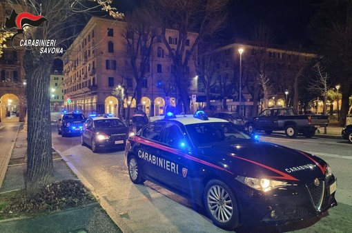 Foto d'archivio, carabinieri in Piazza del Popolo a Savona Foto d'archivio, carabinieri in Piazza del Popolo a Savona