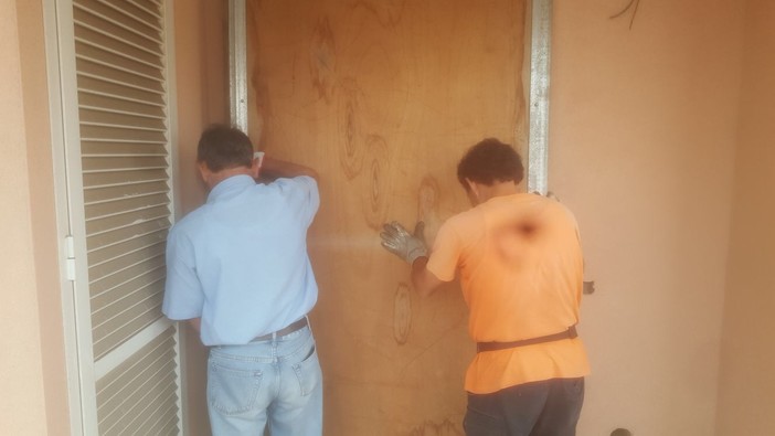 Blitz nelle palazzine di via Carloforte ad Albenga. Interventi di messa in sicurezza Blitz nelle palazzine di via Carloforte ad Albenga. Interventi di messa in sicurezza