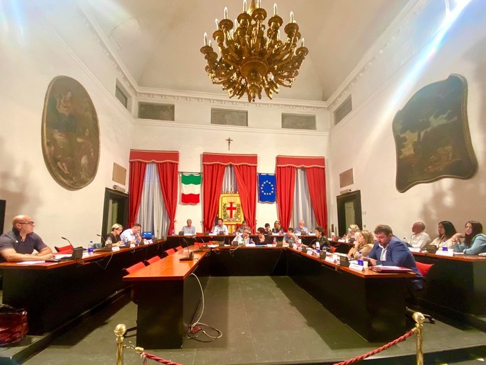 Albenga, "Riaprite almeno il Punto di Primo Intervento, in attesa di decisioni sul Pronto Soccorso": l’ospedale unisce ancora il Consiglio Albenga, "Riaprite almeno il Punto di Primo Intervento, in attesa di decisioni sul Pronto Soccorso": l’ospedale unisce ancora il Consiglio