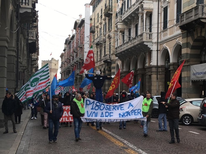 Piaggio Aerospace in attesa di risposte dal ministero