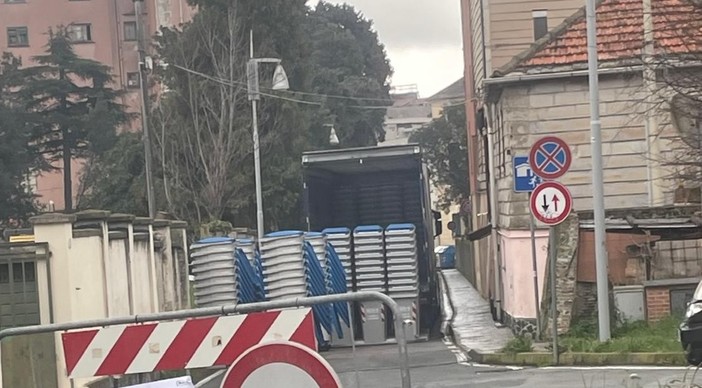 Porta a porta, un cittadino: &quot;Gentilezza e disponibilità al punto informazioni dell'ex campo CSI di Legino&quot;