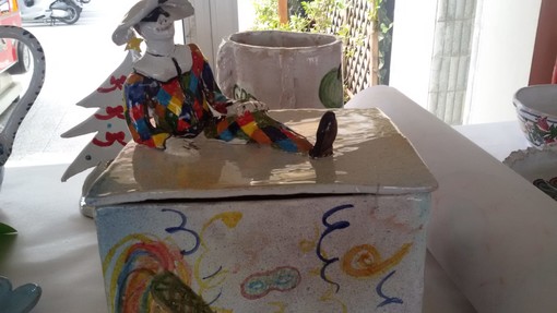 I giovani artisti della scuola "Aycardi-Ghiglieri" espongono le loro ceramiche a Finale I giovani artisti della scuola "Aycardi-Ghiglieri" espongono le loro ceramiche a Finale