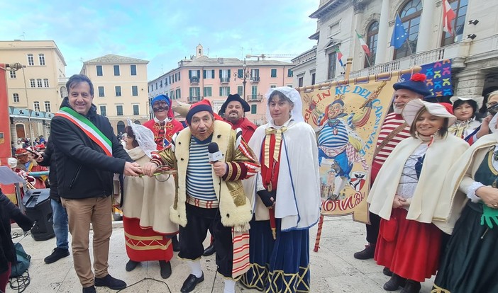 Cicciolin riceve le chiavi della città dal Sindaco: il Carnevale a Savona può iniziare (FOTO)