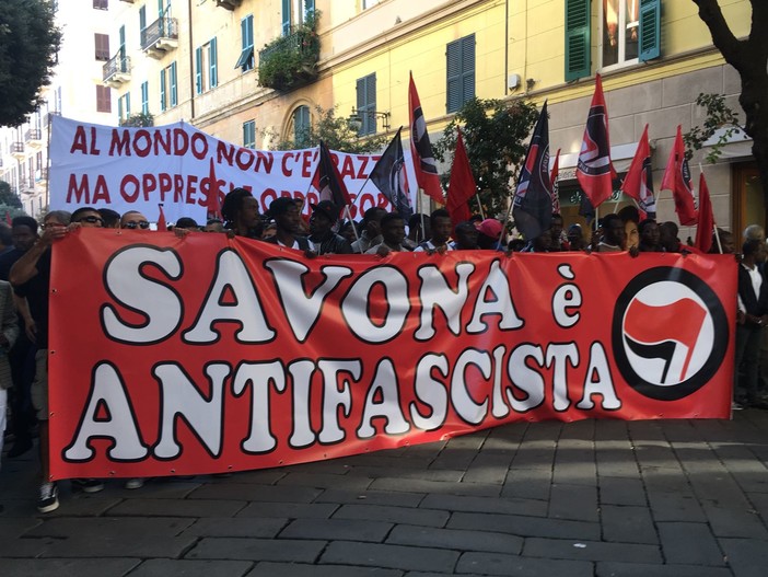 “Savona è antirazzista”, i migranti in testa al corteo Antifascista “Savona è antirazzista”, i migranti in testa al corteo Antifascista