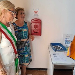 Albissola Marina, inaugurata la "cassetta rossa" contro abusi e violenze sulle donne Albissola Marina, inaugurata la "cassetta rossa" contro abusi e violenze sulle donne