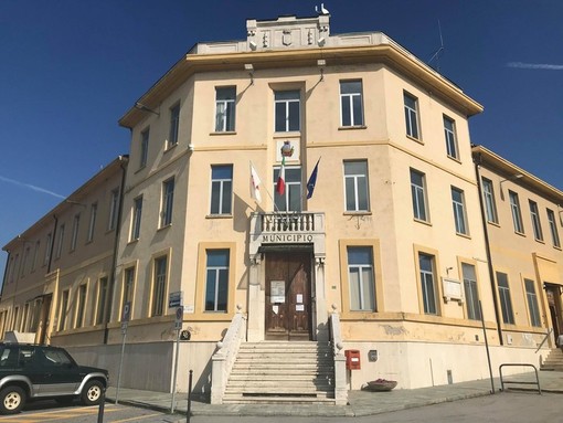 Cengio, i locali dell'ex scuola "Colombardo" usati nonostante l'inagibilità: il consigliere Marazzo interroga il sindaco Dotta Cengio, i locali dell'ex scuola "Colombardo" usati nonostante l'inagibilità: il consigliere Marazzo interroga il sindaco Dotta