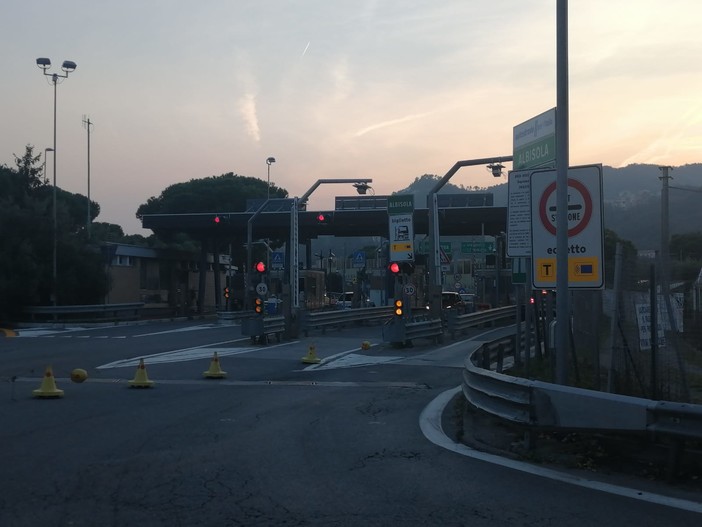 La proposta di Bozzano sul traffico pesante: "Un tavolo con la Prefettura per trovare soluzioni per il casello di Albisola"
