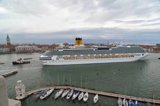 Meccanico muore sulla Costa Serena