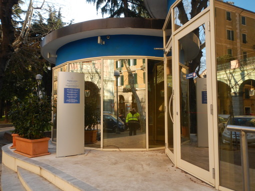 Lettere alla redazione: lavori a metà, e la riqualificazione si trasforma in parcheggi