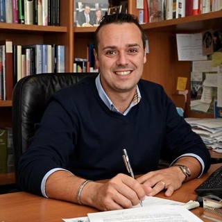 Albenga, Ciangherotti a Passino: "Come mai nessun manifesto 'Città del vino' a Sagralea?"