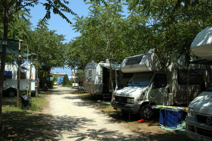 Albenga: il camping dei Fiori sarà abbattuto, la pratica finisce in consiglio Albenga: il camping dei Fiori sarà abbattuto, la pratica finisce in consiglio