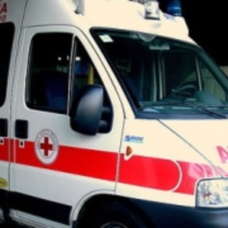 Savona, si toglie la vita gettandosi dalla finestra di casa