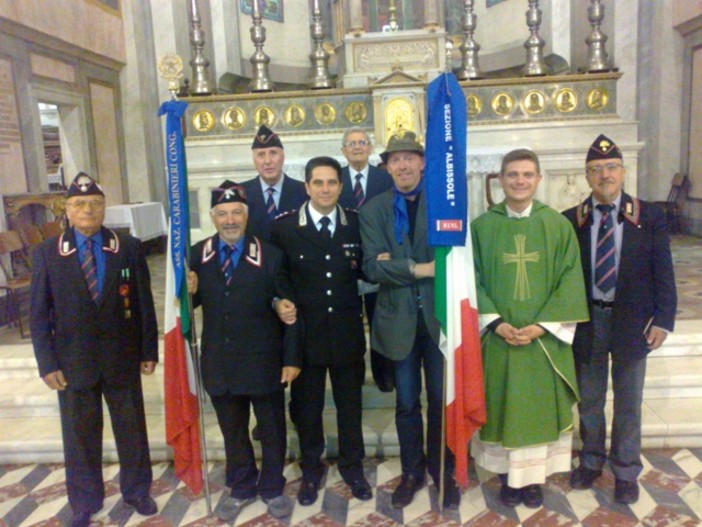 Festa dell'Arma dei Carabinieri Acqui Terme. da sx:Brig. Ca. Pagoni (bandiera ANC), Cap. CC Quarta, Ten. Rossello (bandiera FIVL), Don Mozzoni, Ten. Ravera, di lato e alle spalle altri Soci ANC Festa dell'Arma dei Carabinieri Acqui Terme. da sx:Brig. Ca. Pagoni (bandiera ANC), Cap. CC Quarta, Ten. Rossello (bandiera FIVL), Don Mozzoni, Ten. Ravera, di lato e alle spalle altri Soci ANC