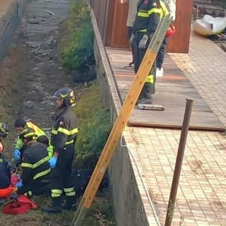 Albissola Marina, infortunio sul lavoro in uno stabilimento balneare: soccorsi mobilitati Albissola Marina, infortunio sul lavoro in uno stabilimento balneare: soccorsi mobilitati