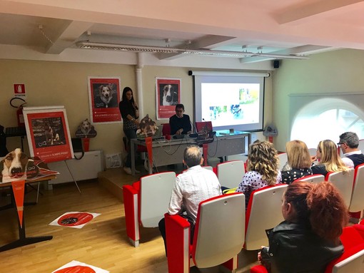 Cairo Montenotte più pulita senza deiezioni: presentata al pubblico la campagna #nonfarefiguredicacca