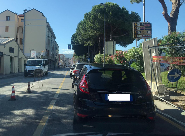 Primo weekend d'estate: code intense sull'Aurelia tra Bergeggi e Vado Ligure Primo weekend d'estate: code intense sull'Aurelia tra Bergeggi e Vado Ligure