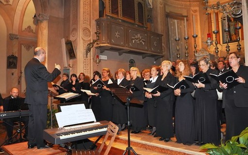 Cantare e portare la Croce, venerdì quattro cori a Feglino
