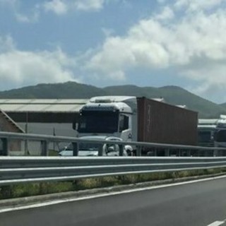 Traffico in tilt tra Savona, Vado e Quiliano, Olivieri replica: "Inaccettabile che la Provincia sia identificata come unico responsabile" Traffico in tilt tra Savona, Vado e Quiliano, Olivieri replica: "Inaccettabile che la Provincia sia identificata come unico responsabile"