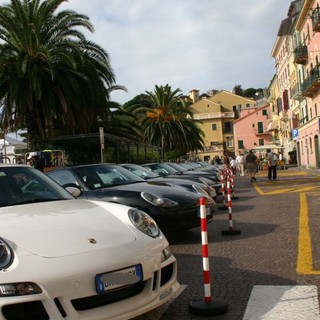 Domani Celle Ligure invasa dalle bellezze Porsche