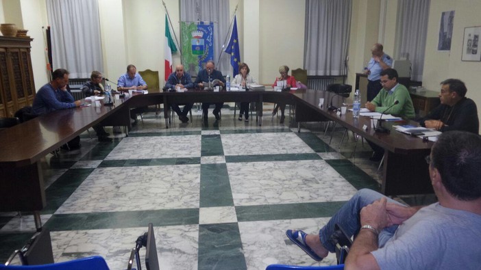 Ceriale: acque bianche che confluiscono nelle nere e viceversa, i lavori potrebbe doverli fare l'Ato Ceriale: acque bianche che confluiscono nelle nere e viceversa, i lavori potrebbe doverli fare l'Ato