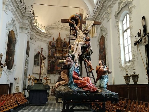Savona, torna a nuova vita la cassa processionale del Venerdì Santo "La Deposizione dalla Croce"