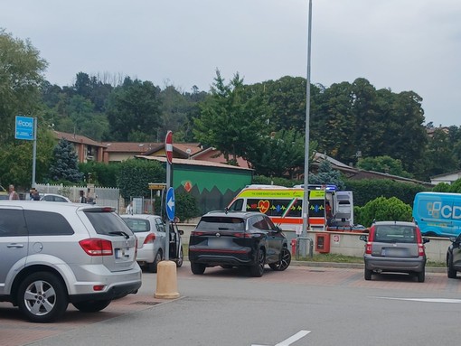 Cairo Montenotte, scontro tra un'auto e una bicicletta in corso Brigate Partigiane (FOTO) Cairo Montenotte, scontro tra un'auto e una bicicletta in corso Brigate Partigiane (FOTO)
