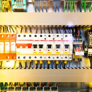 Tipologie di connettori per cavi elettrici: quale scegliere per ogni necessità