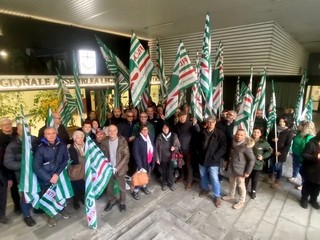 Le proteste durante il consiglio regionale sulla riforma sanitaria