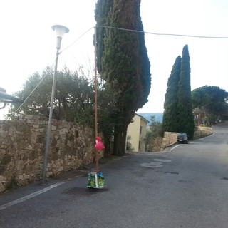 Finale, "tappullo" tutto italiano in via Forti di Legnino