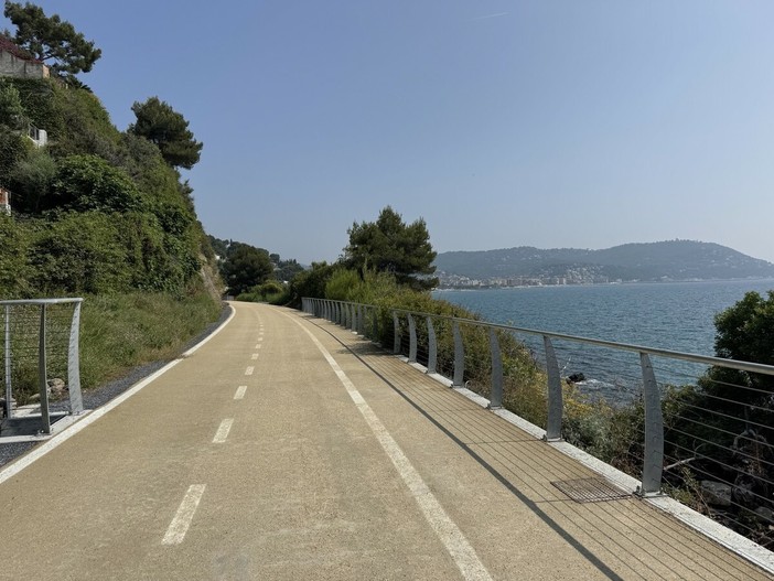 Un tratto della ciclopedonale di Andora recentemente inaugurato Un tratto della ciclopedonale di Andora recentemente inaugurato