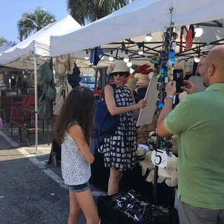 Savona, Mercato Europeo: il sindaco Ilaria Caprioglio in visita agli stand