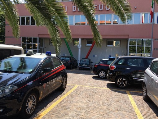 Tensione alla caserma dei vigili del fuoco di Savona: discussione tra sindacalista e comandante, intervengono i carabinieri
