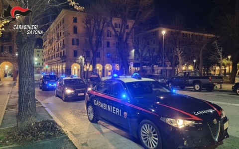 Foto d'archivio, carabinieri in Piazza del Popolo a Savona