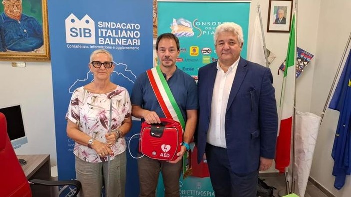 Consegna dei defibrillatori a Spotorno, il sindaco Fiorini: "Impossibilitati a partecipare per un impegno istituzionale già fissato"