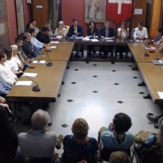 Rigassificatore, i 4 comuni del Golfo dell'Isola contrari al posizionamento: ordine del giorno firmato all'unanimità Rigassificatore, i 4 comuni del Golfo dell'Isola contrari al posizionamento: ordine del giorno firmato all'unanimità
