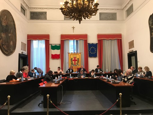 Albenga, prosegue l'iter per la vendita di una delle tre farmacie comunali