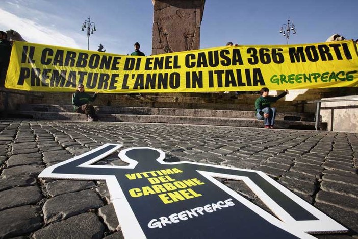 Greenpeace a Enel: nessuna festa, il carbone uccide (e non solo quello di Enel) Greenpeace a Enel: nessuna festa, il carbone uccide (e non solo quello di Enel)