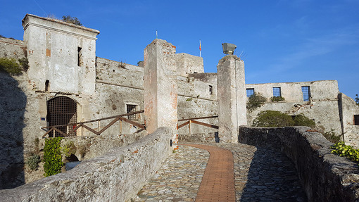 Finale: inaugura la mostra di Jonny Hermann "Della Fame il Conforto"