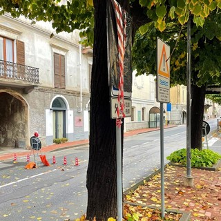 Altare, ex Savam pericolante: sospeso l'obbligo del disco orario in piazza Vittorio Veneto
