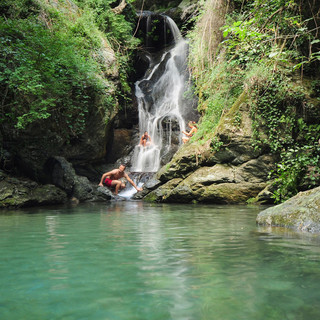 Escursione alla Cascata delle Libellule Blu di Rialto