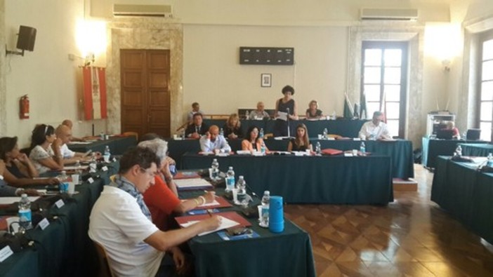 Savona, Giancarlo Dogliotti subentra a Franco Perona in consiglio comunale