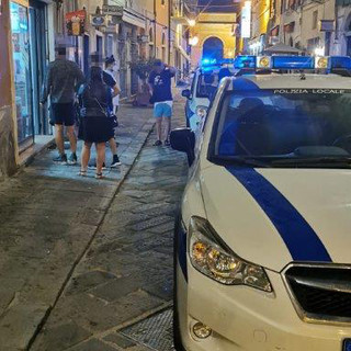 Finale contro i "furbetti" che abbandonano i rifiuti: sanzionate quattro attività commerciali