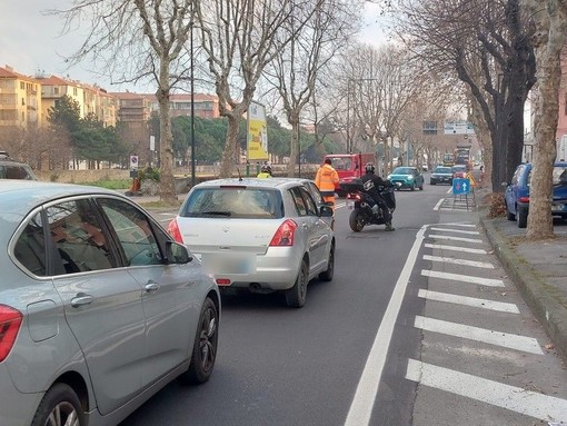 Savona, la fanno salire in auto, si fanno portare in casa e le rubano pensione e gioielli: raggirata 80enne Savona, la fanno salire in auto, si fanno portare in casa e le rubano pensione e gioielli: raggirata 80enne