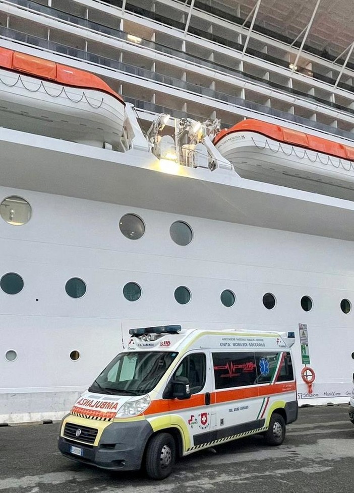 Covid, anche la Croce Bianca di Albenga per il trasporto dei positivi della Msc Grandiosa