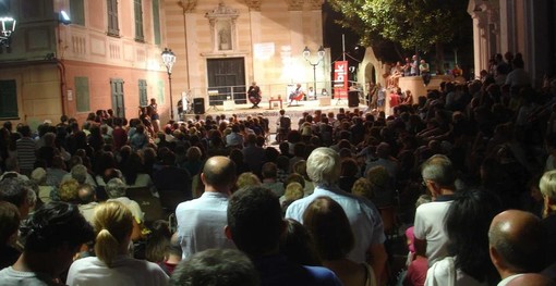 Ad Albissola Marina una serata per ricordare don Andrea Gallo