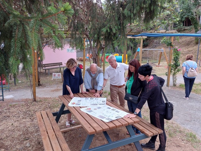 Restyling dei giardini Mezzano a Celle, spazio ad un Baby Pit Stop e a percorsi tattili e olfattivi per i bambini Restyling dei giardini Mezzano a Celle, spazio ad un Baby Pit Stop e a percorsi tattili e olfattivi per i bambini